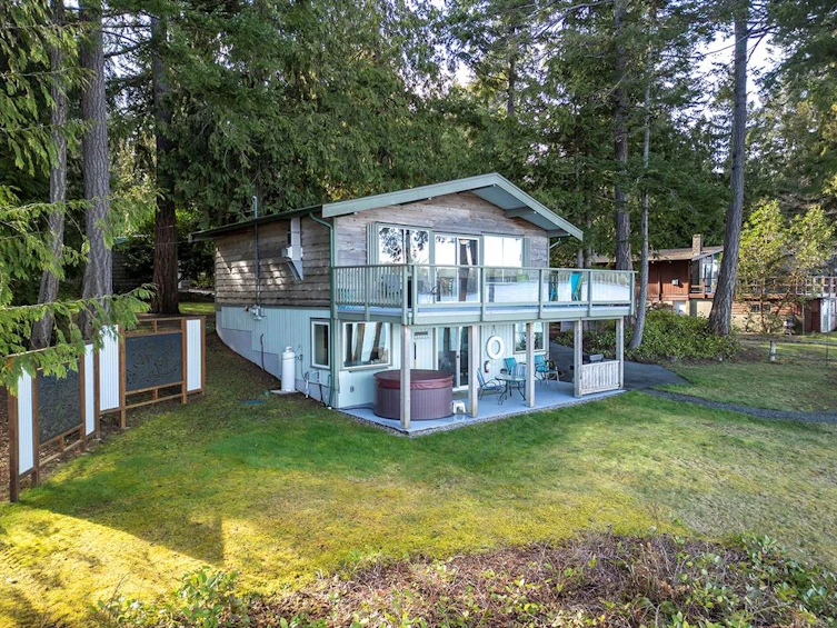 7736 Ships Point Road, Fanny Bay, BC, V0R 1W0 - 2