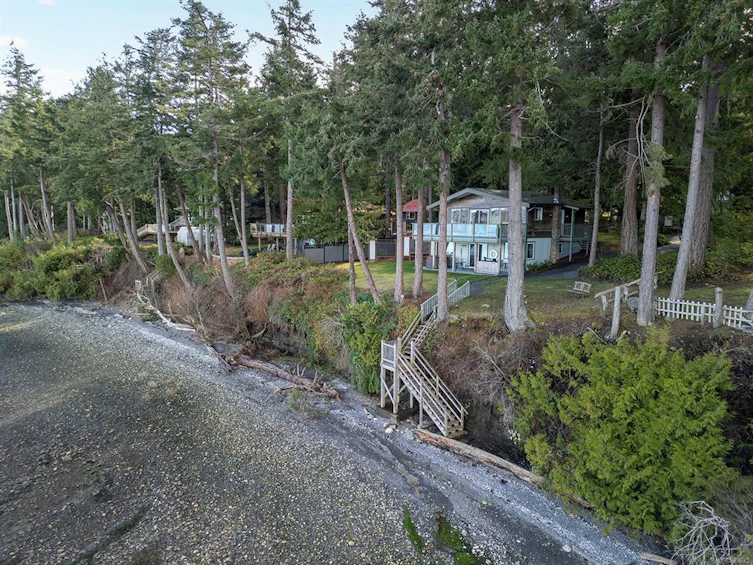 7736 Ships Point Road, Fanny Bay, BC, V0R 1W0 - 11