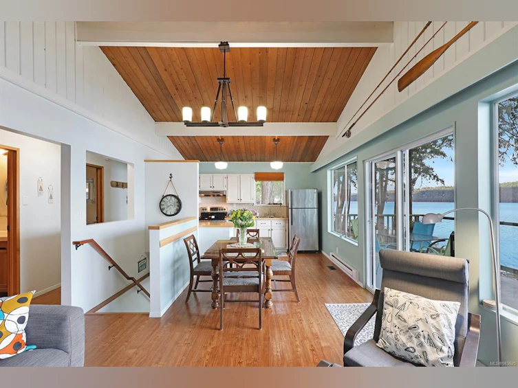 7736 Ships Point Road, Fanny Bay, BC, V0R 1W0 - 13