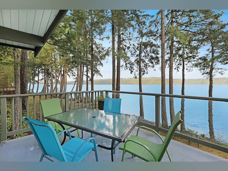 7736 Ships Point Road, Fanny Bay, BC, V0R 1W0 - 14