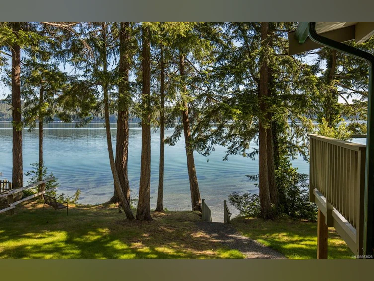 7736 Ships Point Road, Fanny Bay, BC, V0R 1W0 - 70