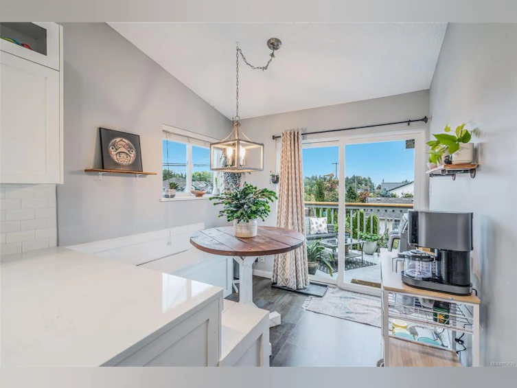 6028 Newport Drive, Nanaimo, BC, V9V 1M6 - 2