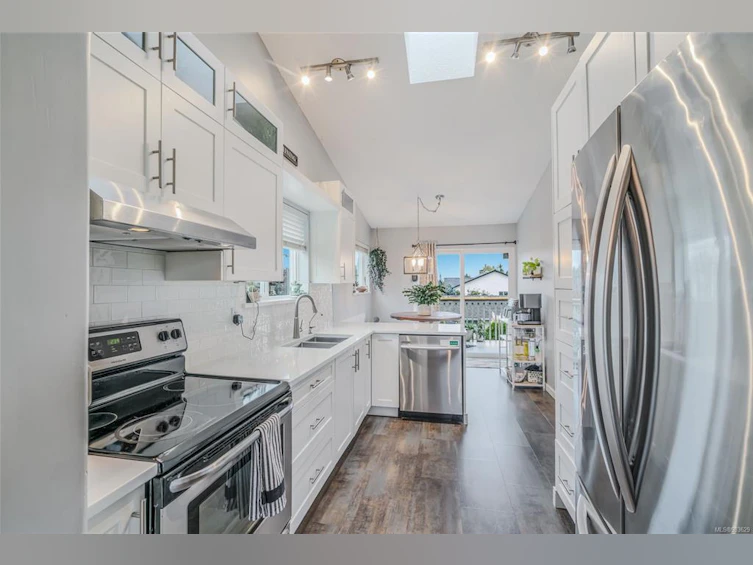 6028 Newport Drive, Nanaimo, BC, V9V 1M6 - 11