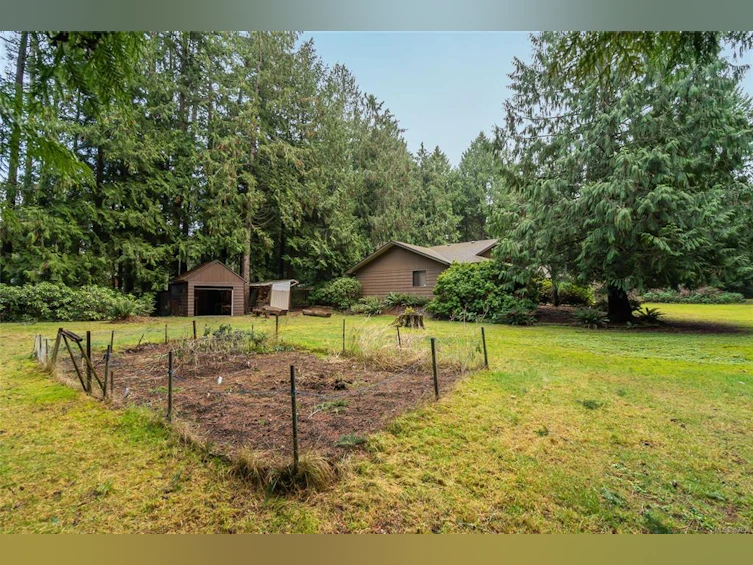 1011 Hollywood Road, Qualicum Beach, BC, V9K 1N2 - 9
