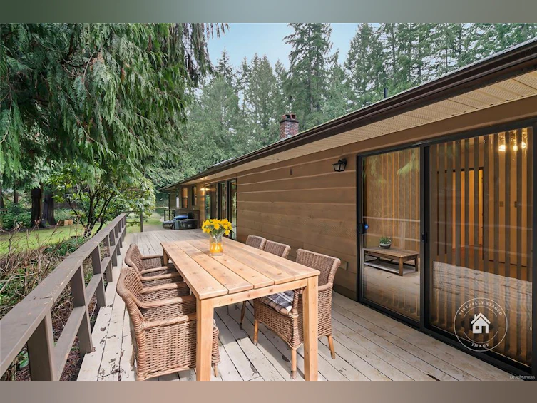 1011 Hollywood Road, Qualicum Beach, BC, V9K 1N2 - 21