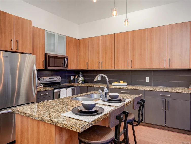 111-2745 Veterans Memorial Pkwy, Langford, BC, V9B 0H4 - 9