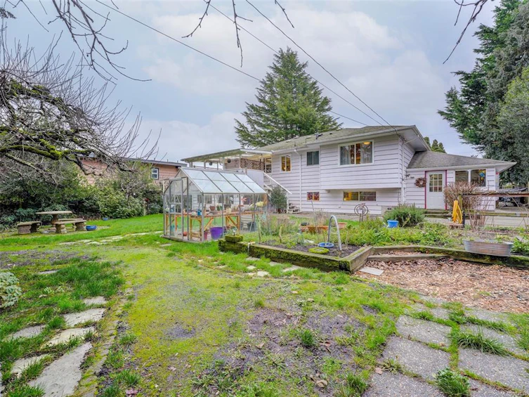 1610 Blair Avenue, Saanich, BC, V8N 1M4 - 23