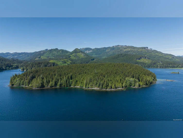 0 Schloss Island, Port Hardy, BC - 9