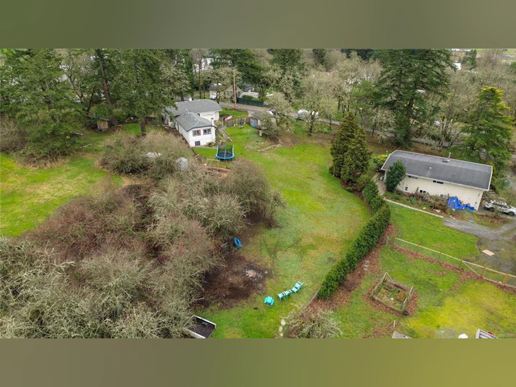 4598 Scarborough Road, Saanich, BC, V8Z 5N5 - 3