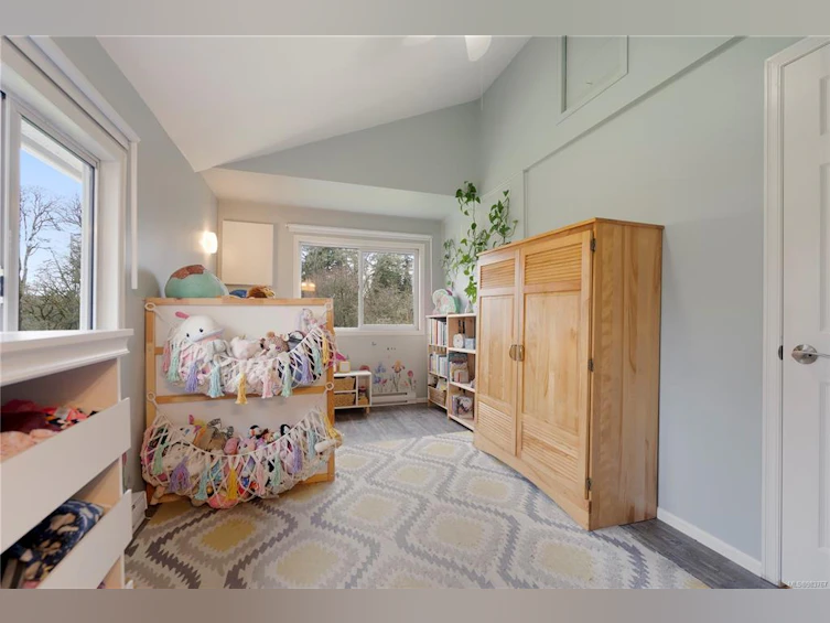 4598 Scarborough Road, Saanich, BC, V8Z 5N5 - 25