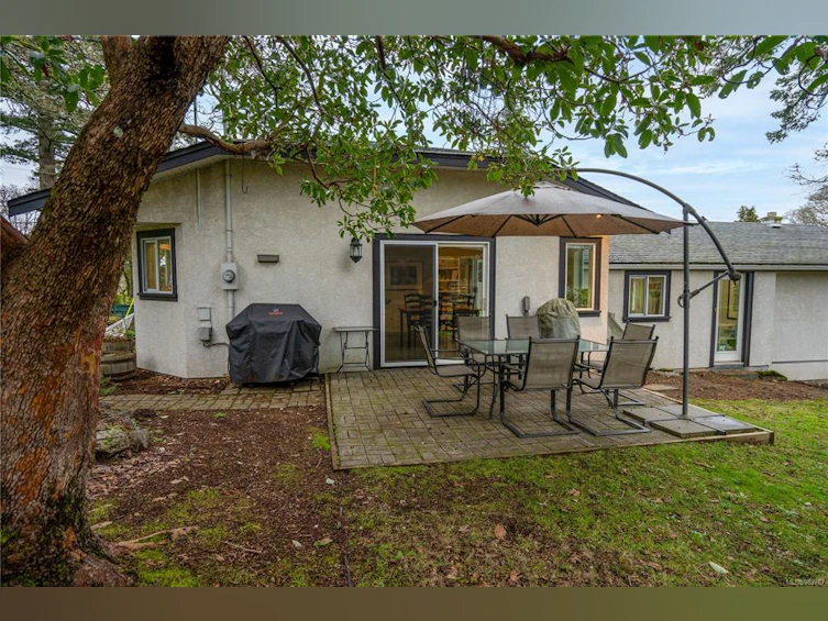 4598 Scarborough Road, Saanich, BC, V8Z 5N5 - 31