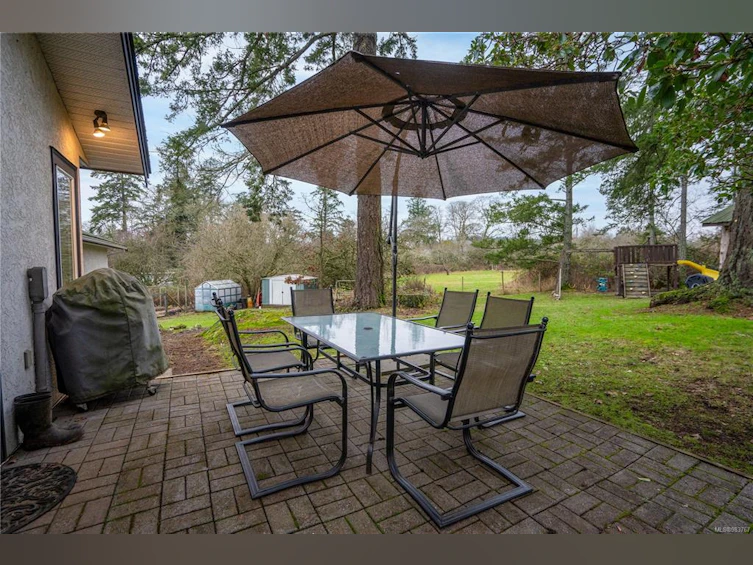 4598 Scarborough Road, Saanich, BC, V8Z 5N5 - 32