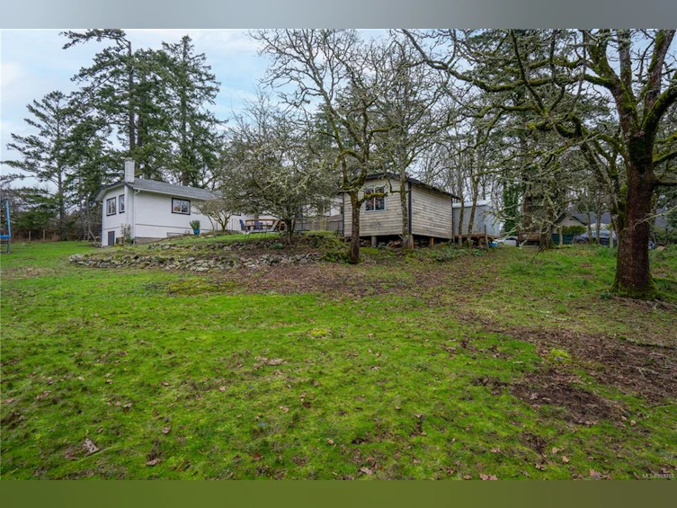 4598 Scarborough Road, Saanich, BC, V8Z 5N5 - 37