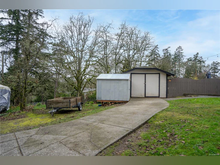 4598 Scarborough Road, Saanich, BC, V8Z 5N5 - 40