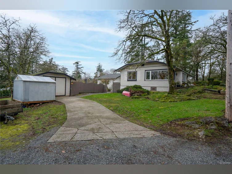 4598 Scarborough Road, Saanich, BC, V8Z 5N5 - 43