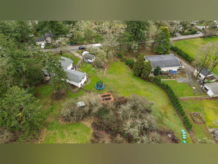 4598 Scarborough Road, Saanich, BC, V8Z 5N5 - 45