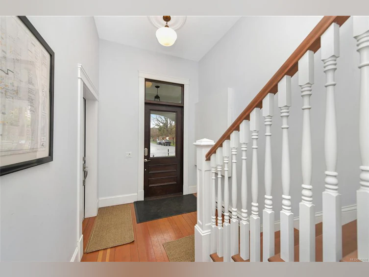 737 Vancouver Street, Victoria, BC, V8V 3V4 - 4