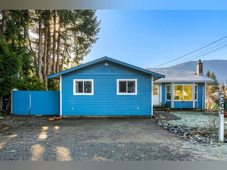 200 Oak Lane, Lake Cowichan, BC, V0R 2G0 - 2