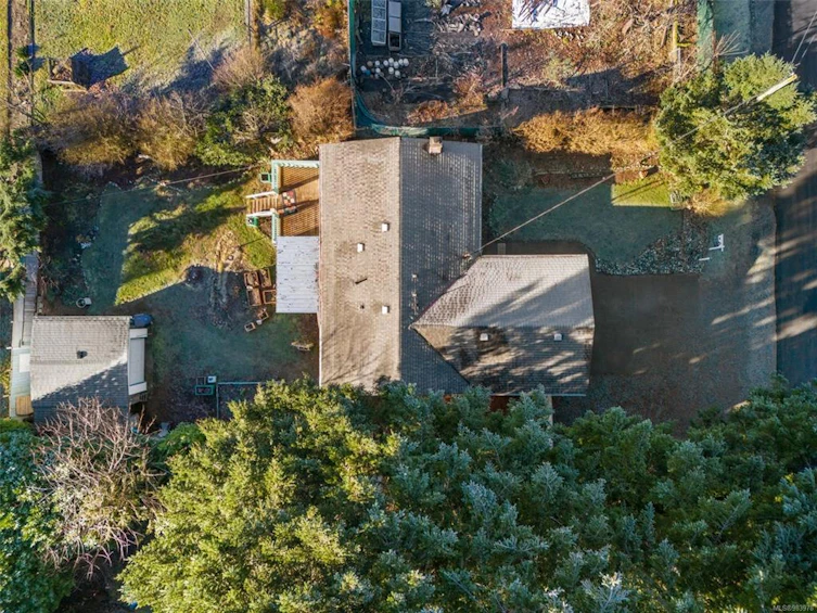 200 Oak Lane, Lake Cowichan, BC, V0R 2G0 - 12