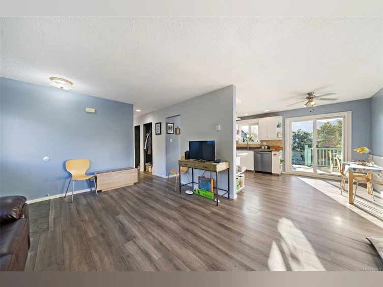 200 Oak Lane, Lake Cowichan, BC, V0R 2G0 - 22