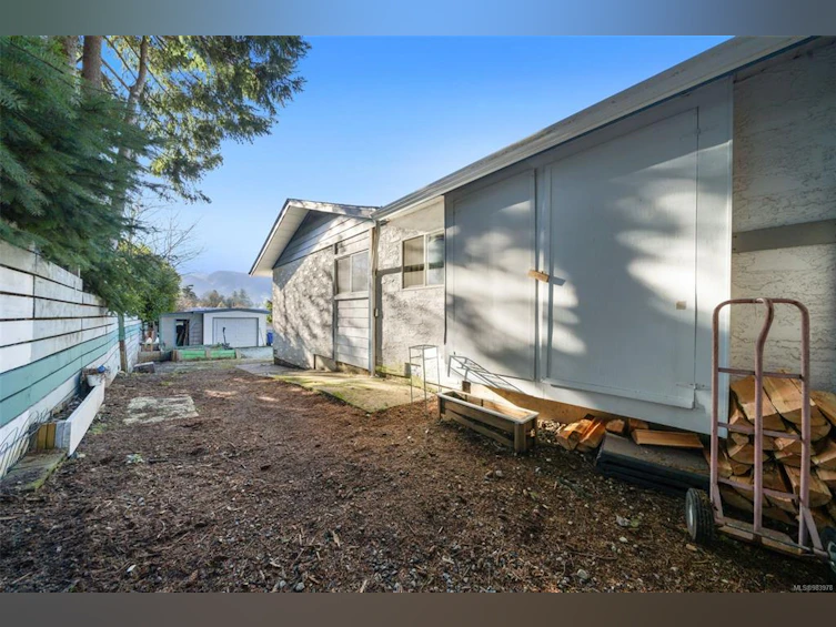200 Oak Lane, Lake Cowichan, BC, V0R 2G0 - 38