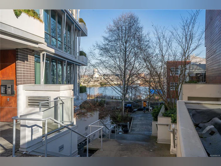304-391 Tyee Road, Victoria, BC, V9A 0A9 - 20