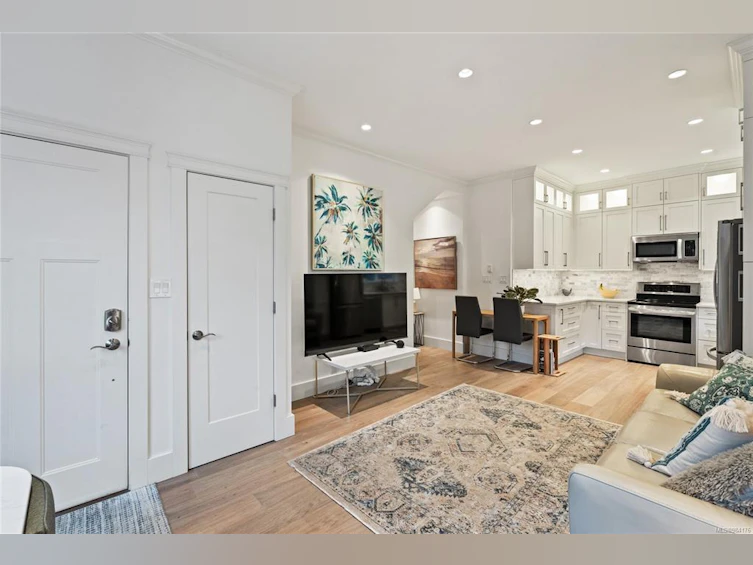 2-1035 Oliphant Avenue, Victoria, BC, V8V 2T9 - 2