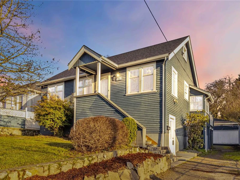 878 Darwin Avenue, Saanich BC V8X 2X6