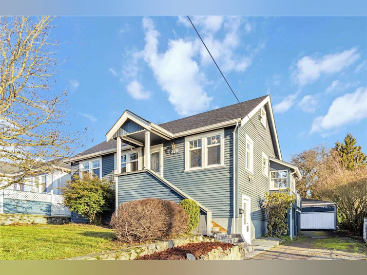 878 Darwin Avenue, Saanich, BC, V8X 2X6 - 2