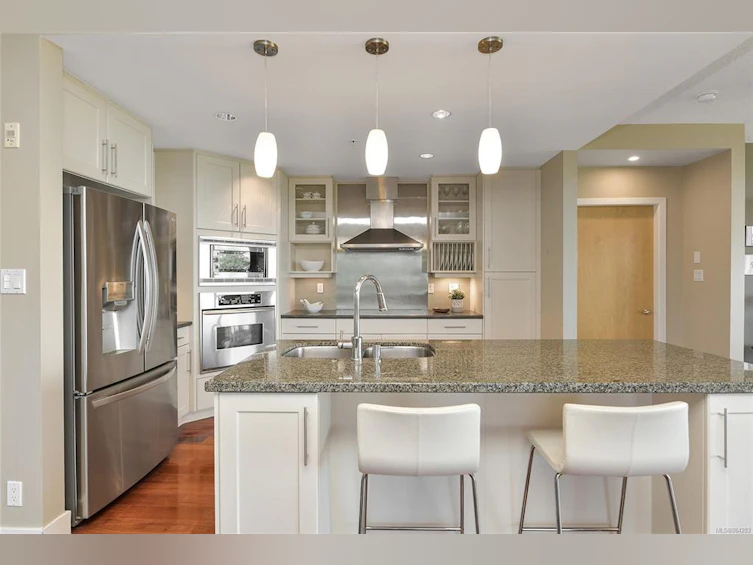 202-5316 Sayward Hill Crescent, Saanich, BC, V8Y 3H8 - 18