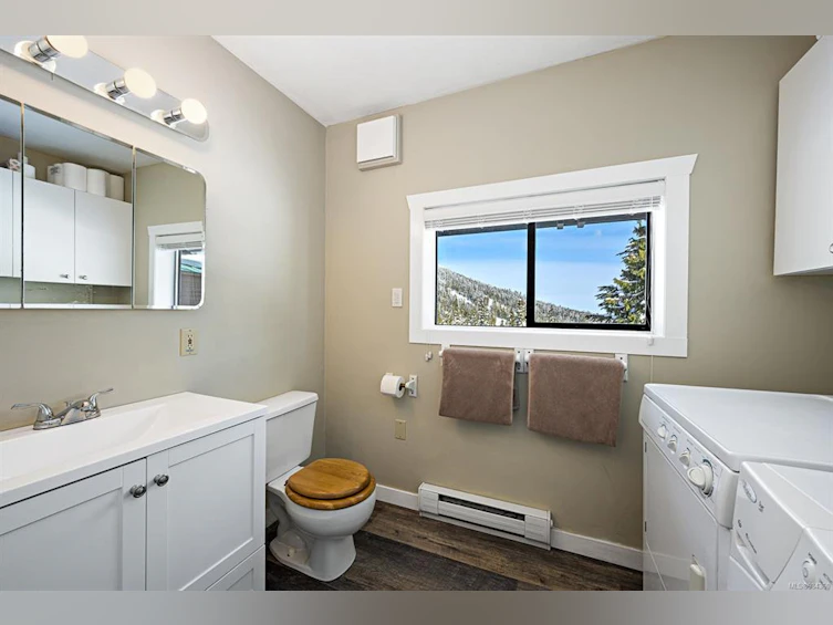 710 Glacier View Circle, Courtenay, BC, V9J 1L0 - 10