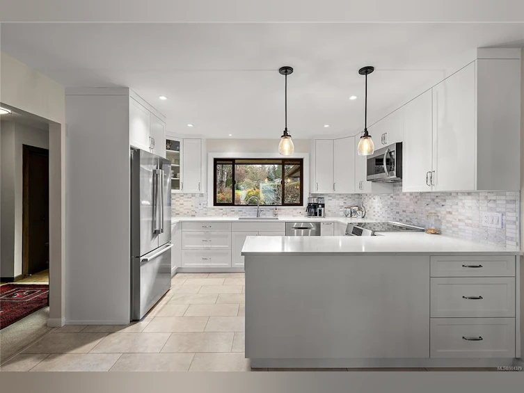 9724 Glynnwood Park Road, North Saanich, BC, V8L 5H4 - 6