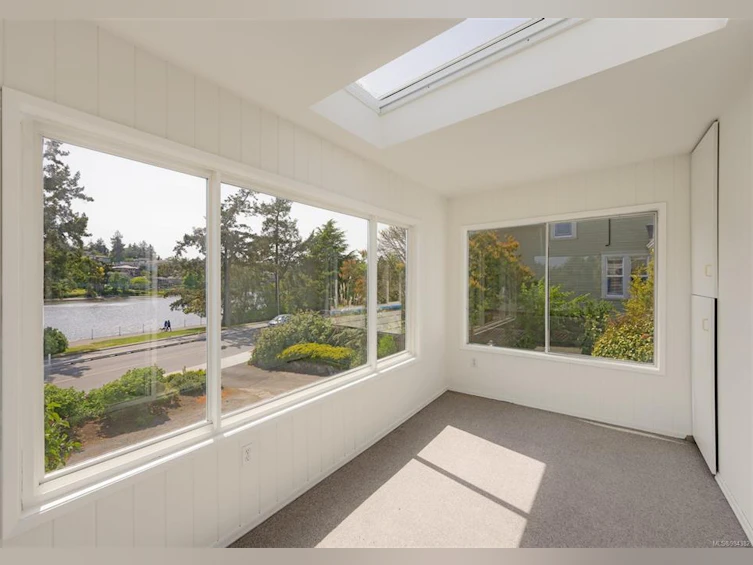 586 W Gorge Road, Saanich, BC, V9A 1N4 - 20