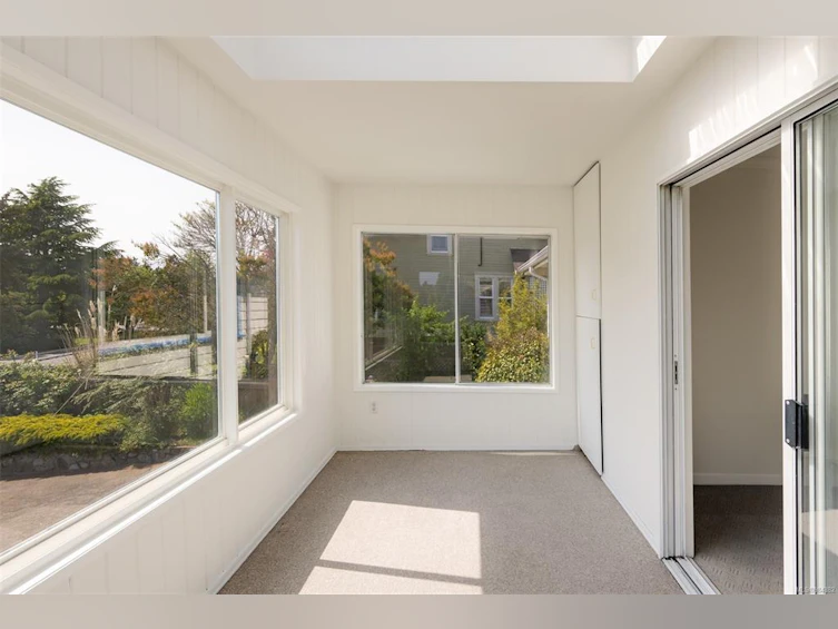 586 W Gorge Road, Saanich, BC, V9A 1N4 - 22