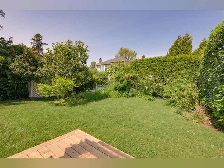 586 W Gorge Road, Saanich, BC, V9A 1N4 - 59