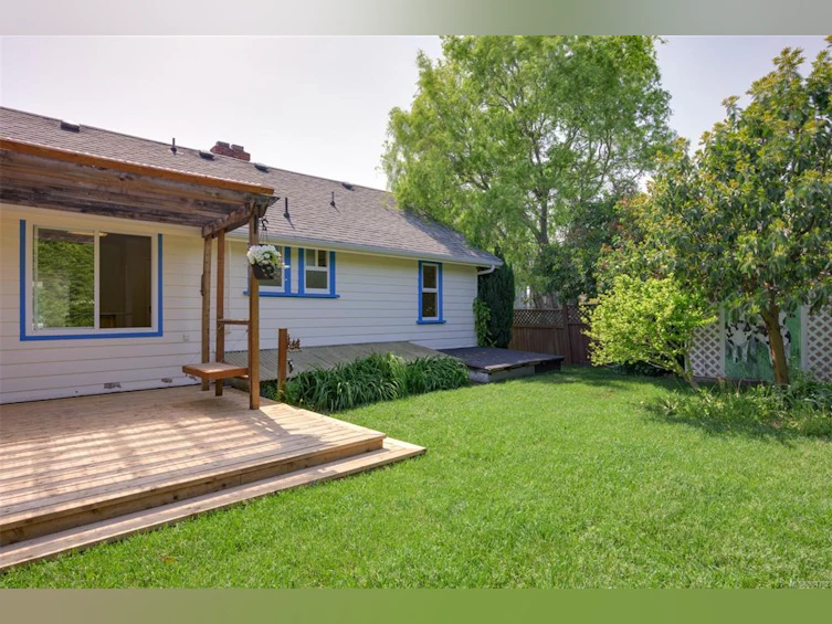 586 W Gorge Road, Saanich, BC, V9A 1N4 - 67