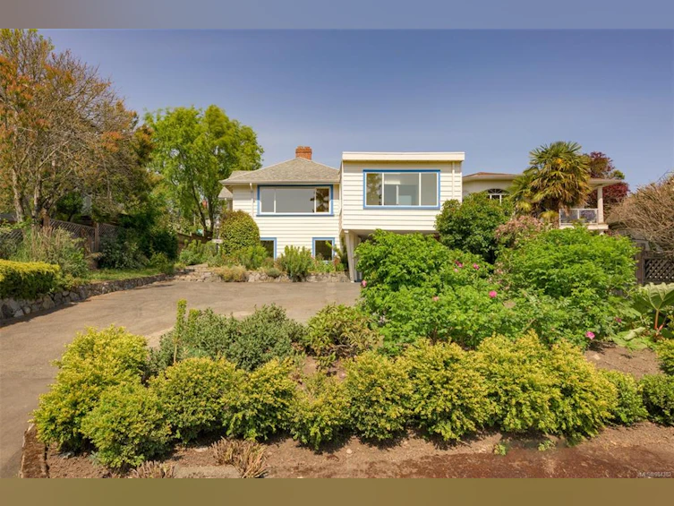 586 W Gorge Road, Saanich, BC, V9A 1N4 - 75