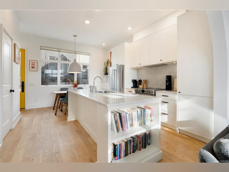 14-230 Wilson Street, Victoria, BC, V9A 3G2 - 3