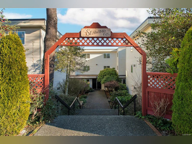 205-615 Alder Street, Campbell River, BC, V9W 2P3 - 3