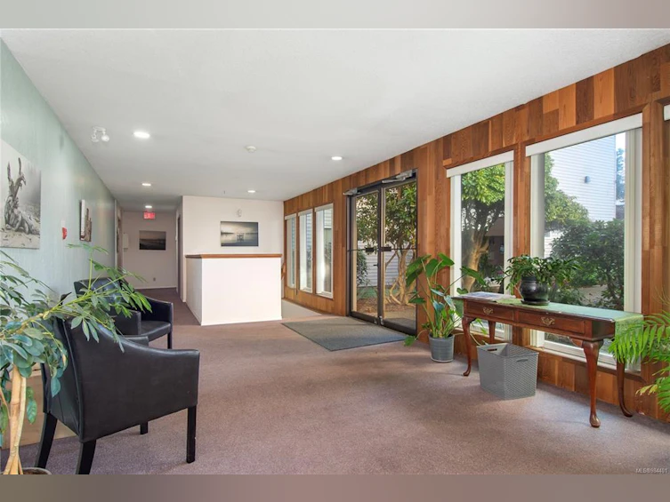 205-615 Alder Street, Campbell River, BC, V9W 2P3 - 5