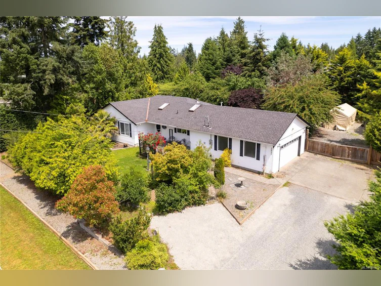 2022 Woobank Road, Nanaimo, BC, V9X 1J5