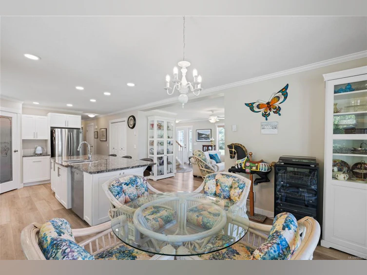450 & 460 Rembar Road, Qualicum Beach, BC, V9K 2A4 - 12