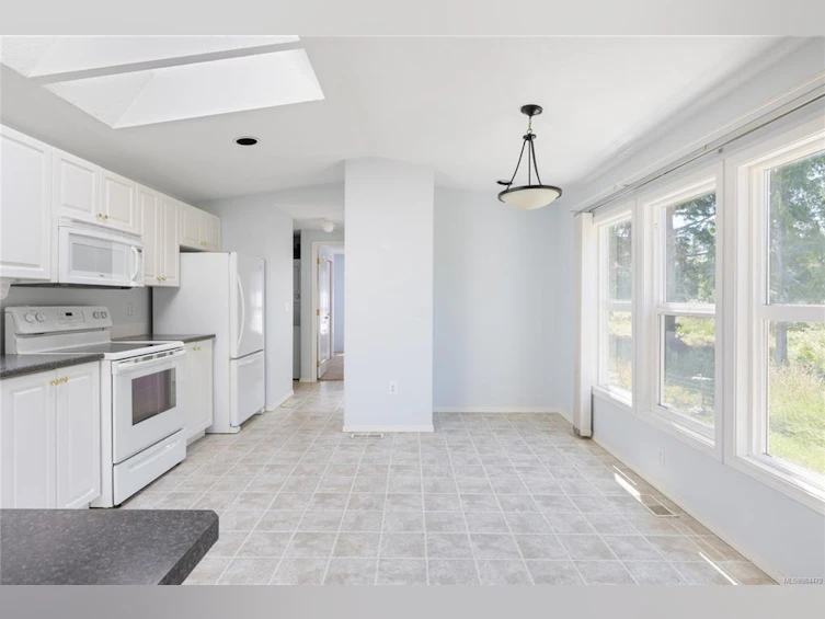 450 & 460 Rembar Road, Qualicum Beach, BC, V9K 2A4 - 32