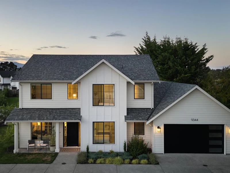 9344 East Saanich Road, North Saanich BC