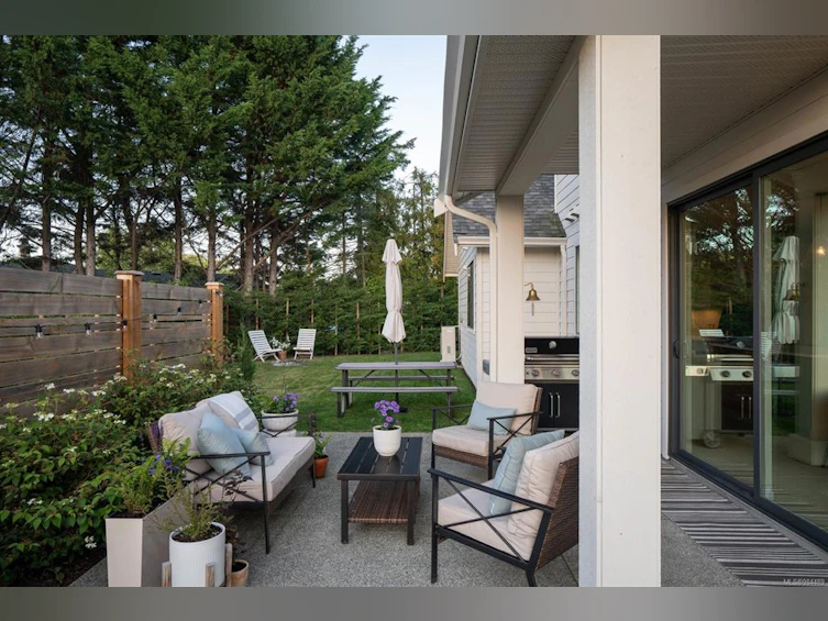 9344 East Saanich Road, North Saanich, BC, V8L 1H9 - 44