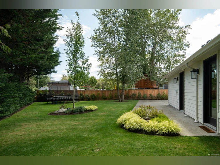 9344 East Saanich Road, North Saanich, BC, V8L 1H9 - 50