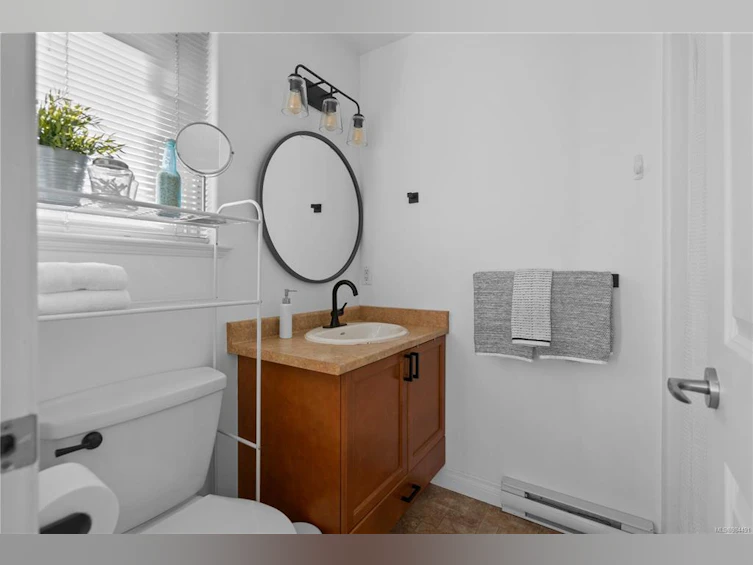 8-1405 Mallek Crescent, Victoria, BC, V8T 0A3 - 13