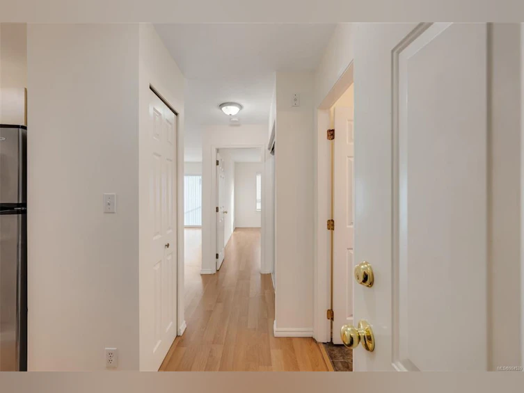 404-2647 Graham Street, Victoria, BC, V8T 3Y8 - 5