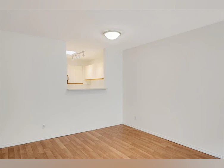 404-2647 Graham Street, Victoria, BC, V8T 3Y8 - 11