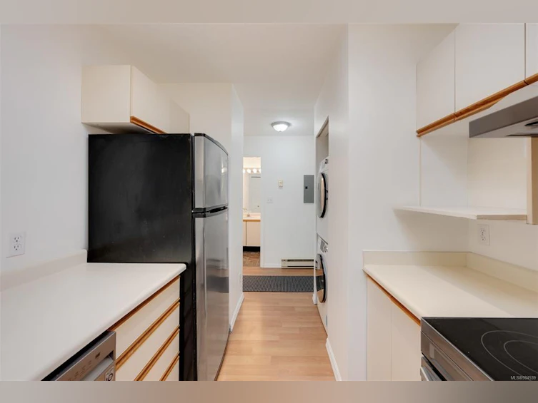 404-2647 Graham Street, Victoria, BC, V8T 3Y8 - 14
